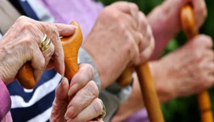 Këtë vit gratë dalin në pension 2 muaj më të mëdha/ Për burrat mosha…