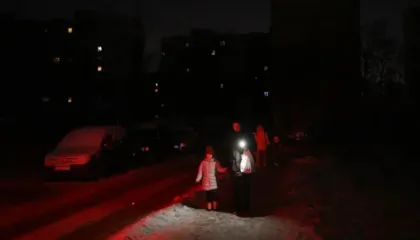 Kievi në krizë/ Banorët rrëfejnë përpjekjet për të përballuar të ftohtin dhe sulmet ruse