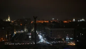 Kievi në të ftohtë ekstrem dhe pa ngrohje, bombardimet ruse shkaktojnë krizë historike energjetike