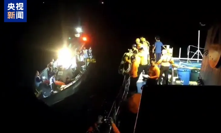 Kina të dielën dorëzoi 17 marinarë filipinas që shpëtoi nga një anije e mbytur