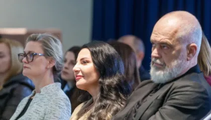 ‘Kinezët na konsiderojnë si pika e mjaltit’, ambasada e SHBA reagon pas deklaratave të Ramës: Nxisim drejtësinë për…