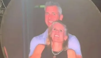 Kisscam-i 16 sekonda i Coldplay i shkatërroi jetën, rrëfehet ish-shefja e HR-së, Kristin Cabot: Vajza shpërtheu në lot, u mbylla në një shtëpi në mal dhe…