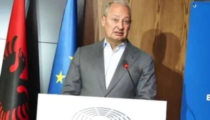 Klima e dialogut në Kuvend, raportuesi i PE në Shqipëri: Ka bashkëpunim dhe hapësirë për diskutim mes mazhorancës dhe opozitës