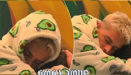 Klodi shpërthen në të qara, Londrimi i gjendet pranë. Çfarë po ndodh mes dyshes?