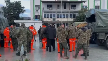 Klos/ Dyshohet se e mori uji i përroit, kërkime për gjetjen e 30-vjeçarit