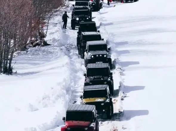 Kolona e mjeteve mes dëborës, Gjinari destinacioni i preferuar dimëror
