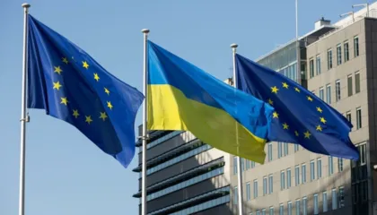 Komisioni Europian rikonfirmon mbështetje të plotë për Ukrainën, 200 miliardë euro dhe forcim i bashkëpunimit në siguri dhe mbrojtje