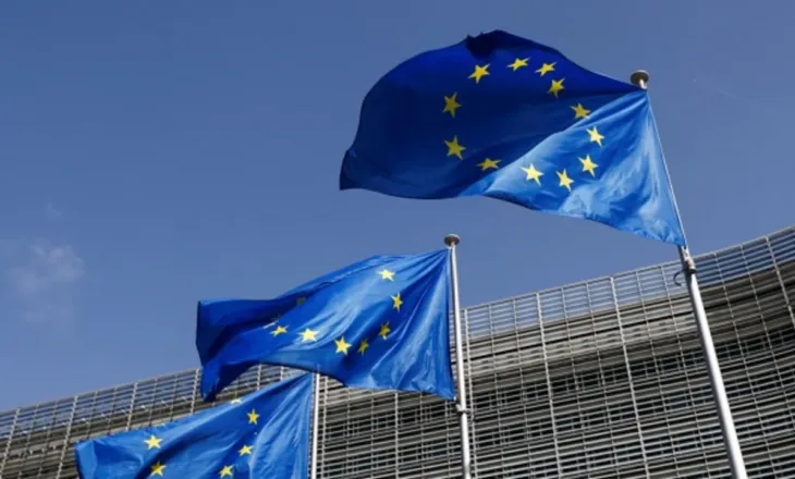 Komisioni Europian: S’ka ngrirje fondesh për agjendën dixhitale të Shqipërisë