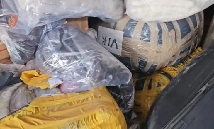 Kontrabandonin veshje luksi nga Turqia dhe Kina e i shisnin pa faturë tatimore, në pranga 3 persona