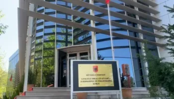 Korçë/ Përdhunoi dhe la shtatzanë 12- vjeçaren, arrest në burg për 67 vjeçarin