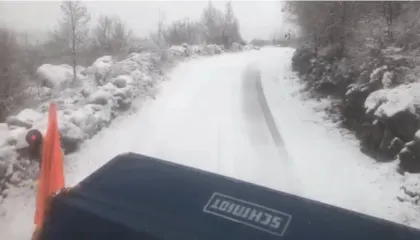 Korçë/ Prezencë akulli në rrugë, Policia apel qytetarëve: Përdorni zinxhirë