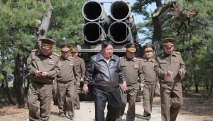 Koreja e Veriut lëshon dy raketa balistike në Detin e Japonisë, raporton Tokio