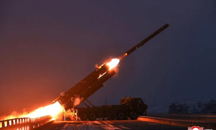 Koreja e Veriut lëshon raketa balistike drejt Japonisë pas arrestimit të Maduros nga SHBA-të