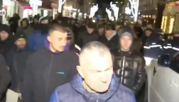Korrupsioni na mbyti, jo shiu!”, banorët e Durrësit ngrihen në protestë
