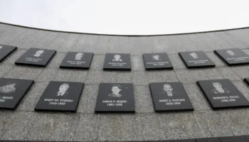 Kosova nderon viktimat e masakrës së Reçakut