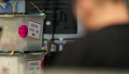 KQZ vendos rinumërim të plotë, u gjetën parregullsi te vota e kandidatëve për deputetë në Kosovë