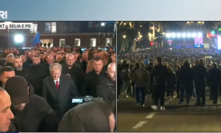 Kreu i PD-së Sali Berisha del nga selia blu, për të ju bashkuar protestës kombëtare