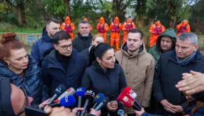 “Kriminelët gjithmonë kthehen te vendi i krimit”,Balliu shpërthen për rishfaqjen e Ballukut pas përmbytjeve: Na mbyti..