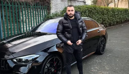 “Krimineli shqiptar që i mbulon vajzat me para”! “The Telegraph”: Dorian Puka reklamon jetën luksoze, autoritetet se kapin dot…