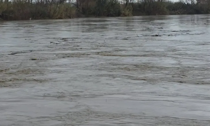Kritike situata në Urën e Mifolit, niveli i ujit arrin në 7.2 m, ja cilët janë fshatrat më të rrezikuara