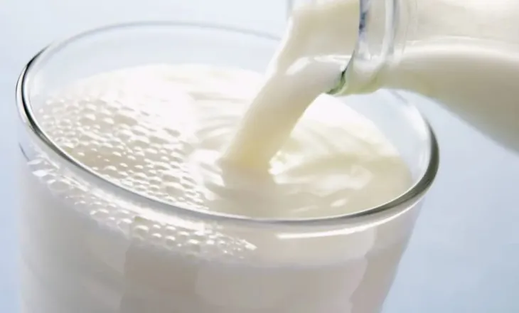 Kriza e blegtorisë shqiptare/ Numri i krerëve përgjysmohet në një dekadë. Fabrikat e qumështit furnizohen nga importi