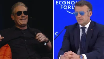 Kryeministri britanik Starmer bën humor me Macron, shfaqet me syze dielli dhe flet frengjisht (VIDEO)