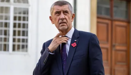 Kryeministri çek nuk e di ku është Groenlanda, blen një glob për ta gjetur