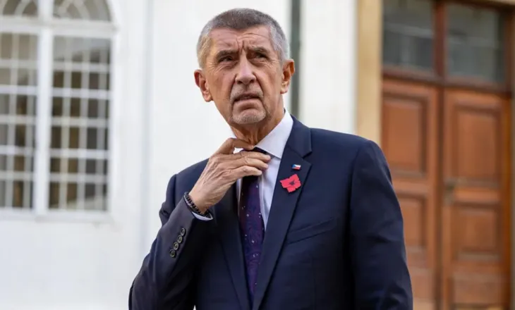 Kryeministri çek nuk e di ku është Groenlanda, blen një glob për ta gjetur