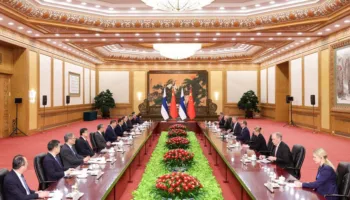 Kryeministri i Finlandës viziton Kinën, thellim i bashkëpunimit praktik në sektorët e gjelbër dhe të inovacionit