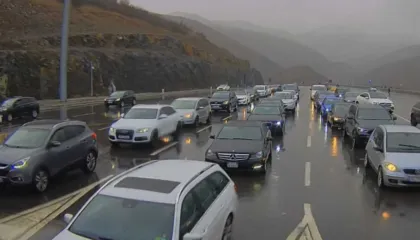 Kthimi pas festave, aksi Kukës-Tuneli i Kalimashit me fluks normal mjetesh