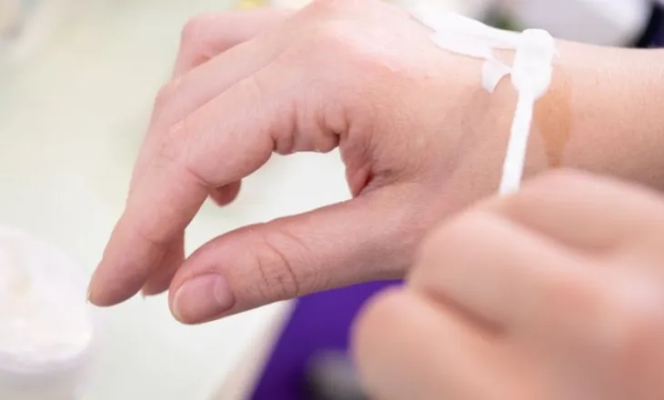 Kujdes nga produktet për flokët dhe lëkurën që përmbajnë këto përbërës