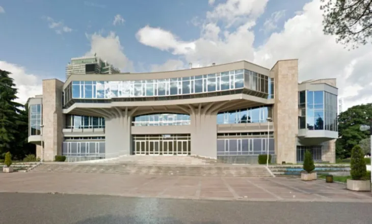 Kulla edhe te Pallati i Kongreseve/ Privati nuk i ‘do’ pronat e shtetit, shtyhet procesi