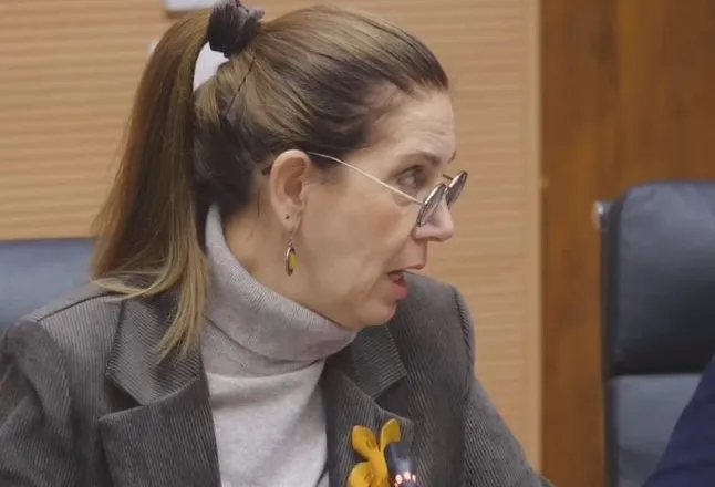 Kumbaro e pikave të voçkla tregon me krenari para Edi Ramës sa shkolla ka mbyllur