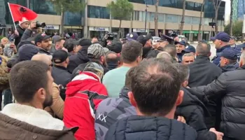 “Kundër hajdutërisë”/ Lapaj njofton protestën e rradhës: Para kryeministrisë për dorëheqjen e Ramës