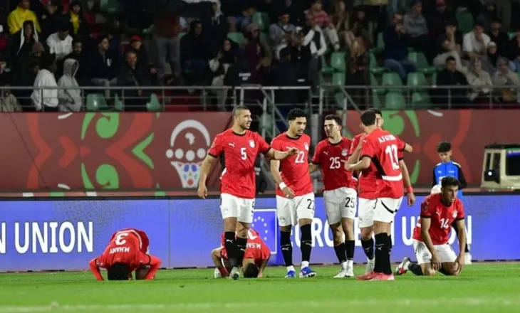 Kupa e Afrikës/ “Faraonët” e Egjiptit shkojnë në çerekfinale me shtesa, Salah bën heroin