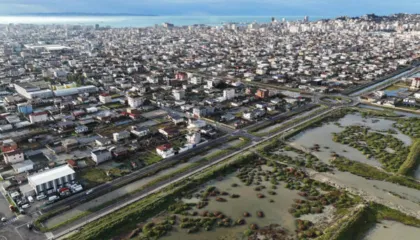 Kush e ka fajin?! Pa ndërhyrje, përmbytjet do të prodhojnë dëme të kushtueshme për ekonominë