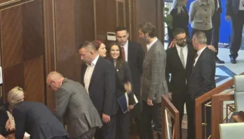 Kush janë deputetët, që humbën e fituan vota në PDK pas rinumrimit të votave (RENDITJA)