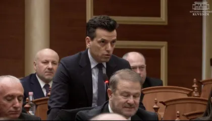 Kushtetuesja shqyrton pezullimin e saj nga detyra, Balluku në Kuvend! Shehaj: Dua provat e SPAK! Ajo është ulur aty edhe po tallet