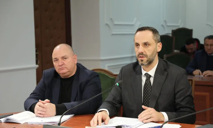 Lamallari prezanton ndryshimet në Kodin Penal: Nga dekriminalizimi i shpifjes te ndëshkimet për parkimin në rresht të dytë