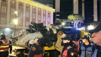 “Lapaj jashtë rrezikut për jetën”. Reagon “Trauma”: Edhe dy policë të lënduar pas përplasjes te Kryeministria