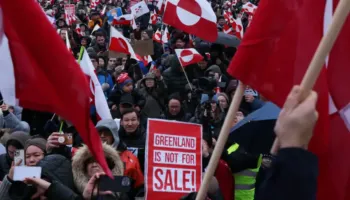 “Larg duart nga Groenlanda”, zhvillohen protesta kundër planeve të Trump