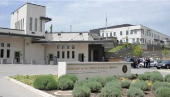 Largohen nga detyra ambasadorët amerikanë në Maqedoninë e Veriut dhe në Malin e Zi