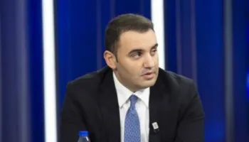 Largohet 1 në 2 shqiptarë, Edi Rama punon të mbajë vetëm Belindën dhe Mirlindën!