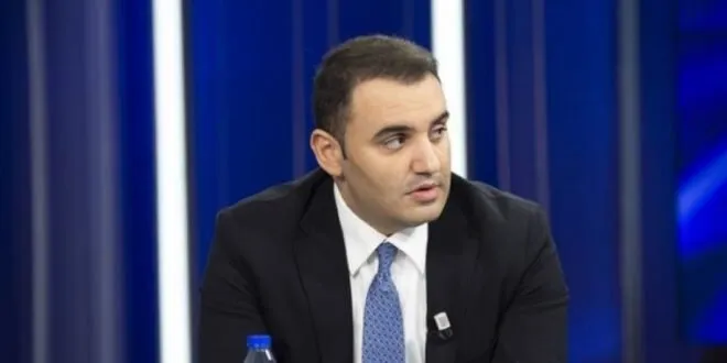 Largohet 1 në 2 shqiptarë, Edi Rama punon të mbajë vetëm Belindën dhe Mirlindën!