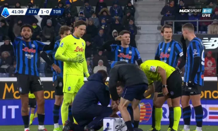 Largohet me lot në sy nga fusha, Berat Gjimshiti dëmtohet dhe lë lojën përpara kohe