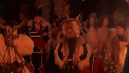 “Largojmë shpirtrat e këqinj”, bullgarët-rituale kërcimi nëpër rrugë