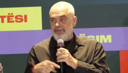 “Lehje qeni”/ Rama ironizon veprimet e opozitës:  Kemi 140 vetë në parlament, mund të reduktohet…