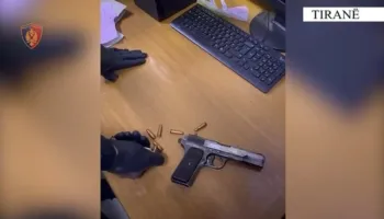 Lëvizte i armatosur me pistoletë, 31-vjeçari arrestohet në Bulevardin “Zhan D’ark”