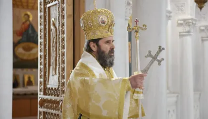 Liturgji hyjnore festive për Rrethprerjen e Zotit dhe Shën Vasilin e Madh, 70 vjet jetë dhe dëshmi e Kryepeshkopit Joan