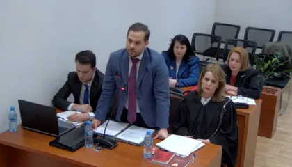 LIVE/ Kërkesa e Ramës për pezullimin e Ballukut, Kushtetuesja tërhiqet për vendim. Kryeministria dhe Kuvendi: U shkel Kushtetuta, ministri njësoj si deputeti. SPAK: Pezullimi, sepse rrezikohej helmimi i provave